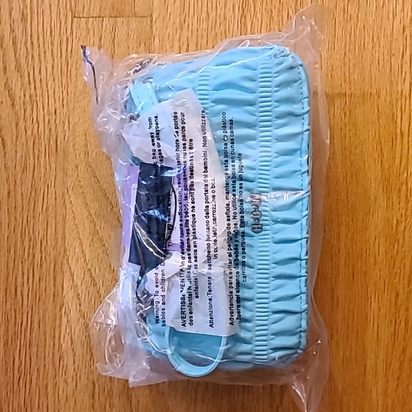 House of Want Sky Blue Shirred Shoulder Bag - Picture 6 of 7